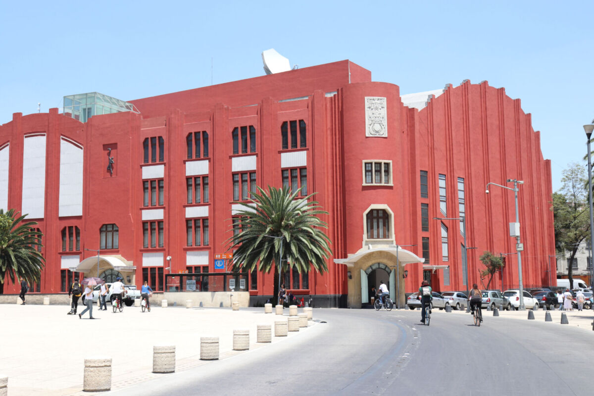Foto panorámica del edificio El Frontón