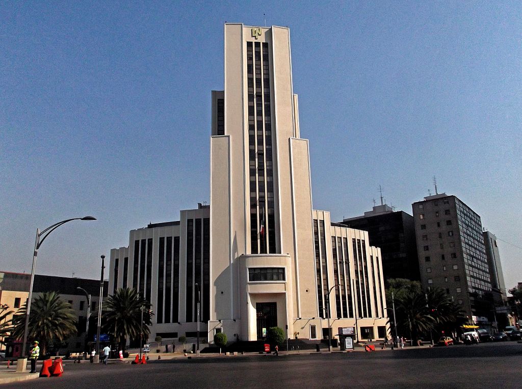 edificio el moro en vista completa de día