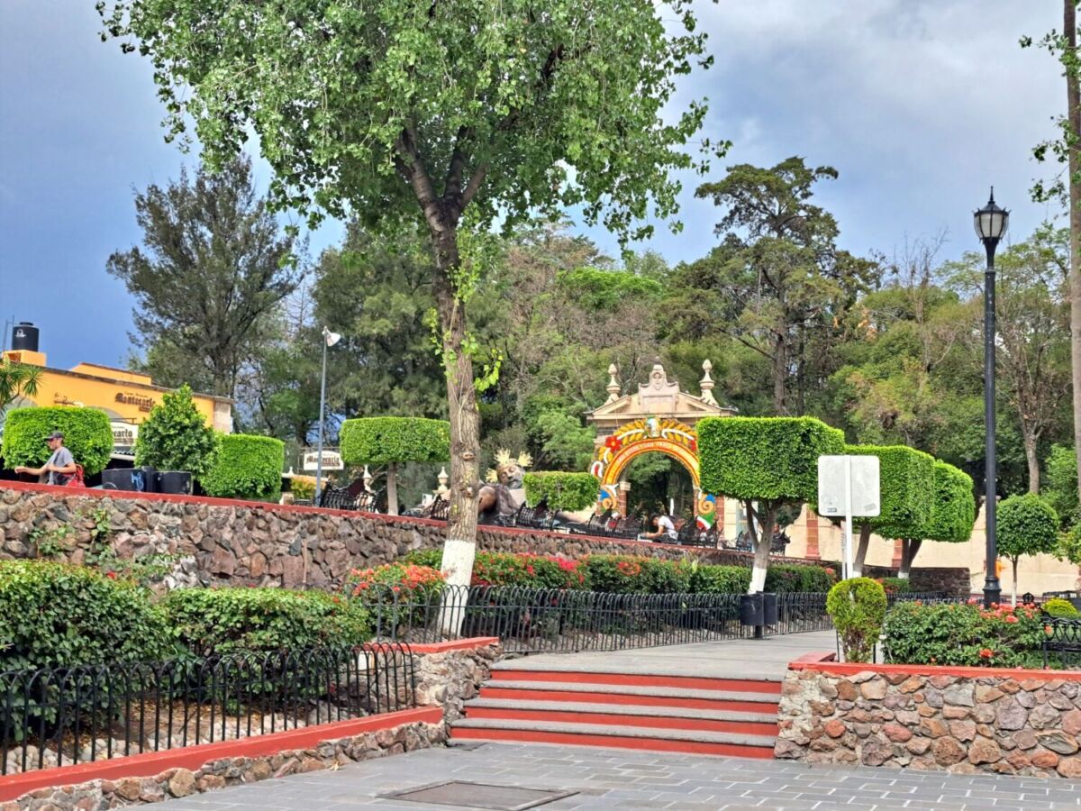 ¿Cómo llegar en el Tren Suburbano al Pueblo Mágico con churros y un convento del siglo XVI?