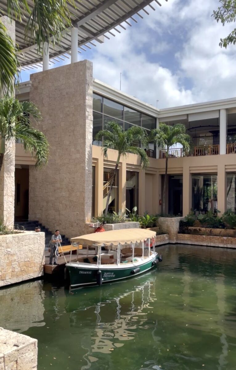 Paseo en bote por la Laguna Mayakoba 