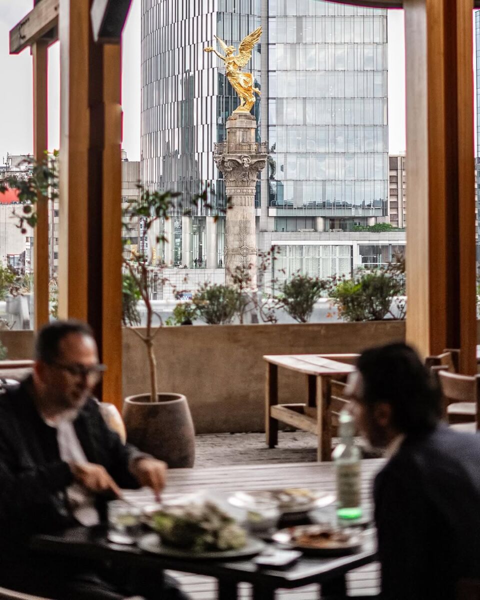 Vista del Ángel de la Independencia desde el Restaurante Salazar