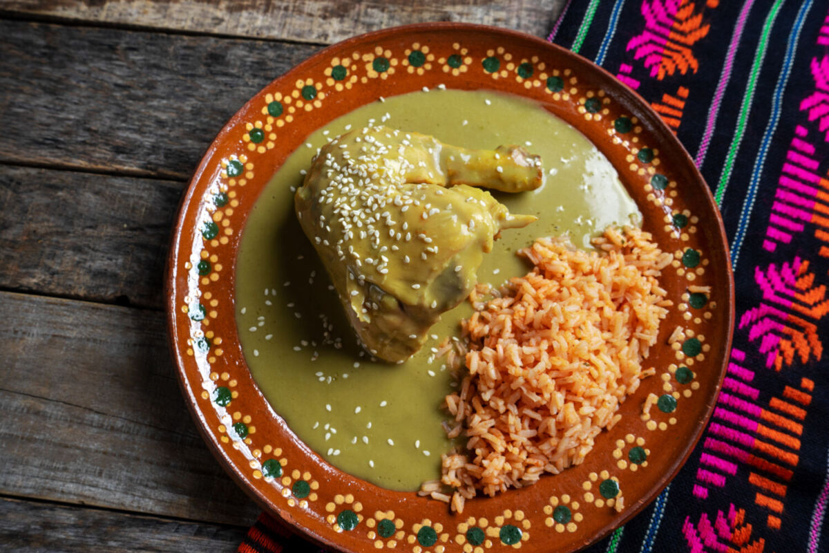 mole verde con pollo y arroz 