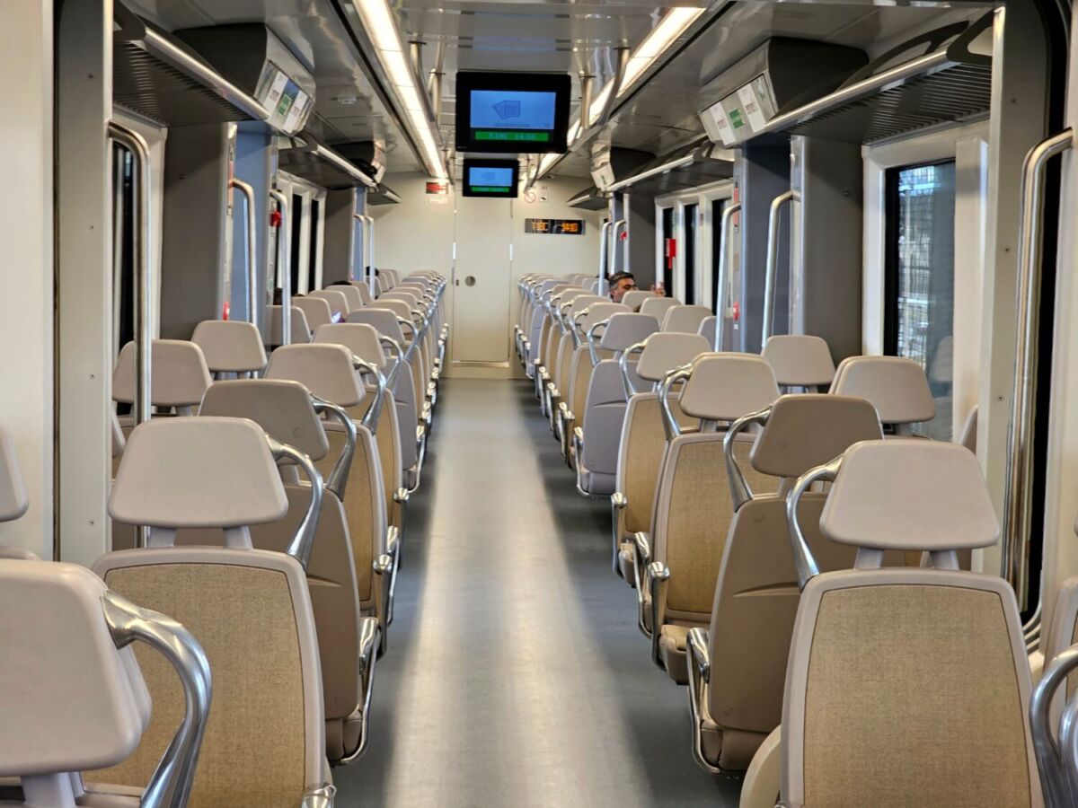 interior del tren el insurgente