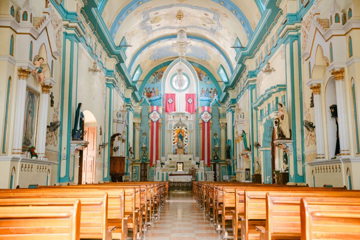 interior de una iglesia en México