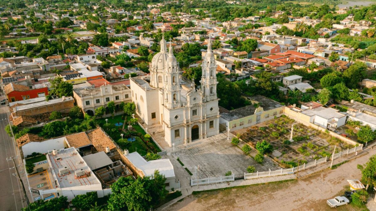 Un pueblito casi desconocido en México con aroma a flores, malecón y agua de cebada Un pueblito casi desconocido en México con aroma a flores, malecón y agua de cebada