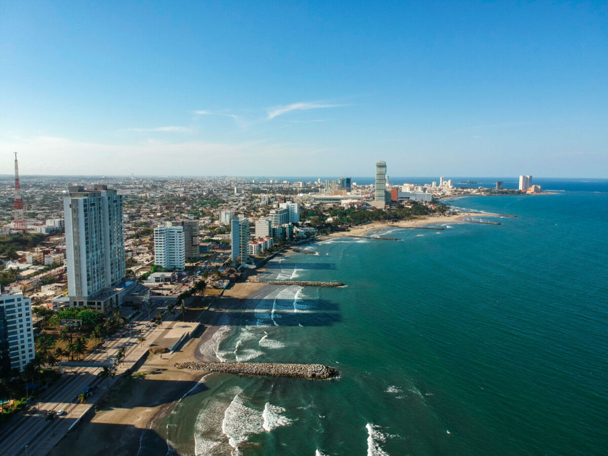 costa de boca del río con hoteles