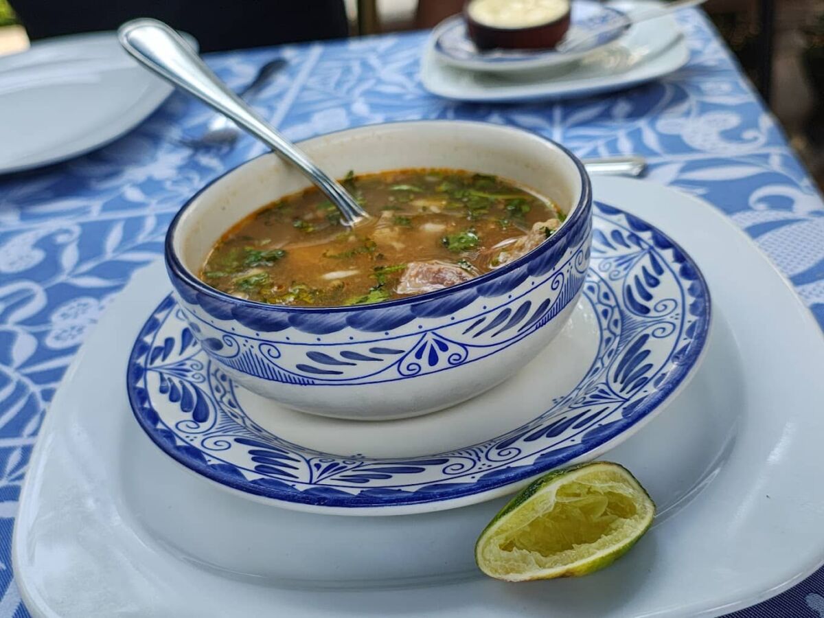 Caldo Tlalpeño en la Anitigua Hacienda de Tlalpan.