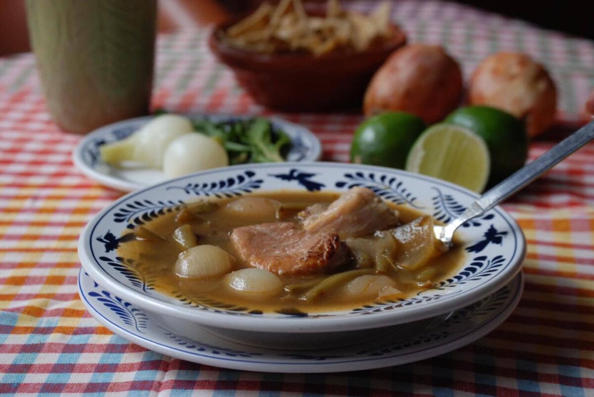 Dónde comer caldo tlalpeño en Tlalpan: la versión ‘de restaurante’ de este clásico casero