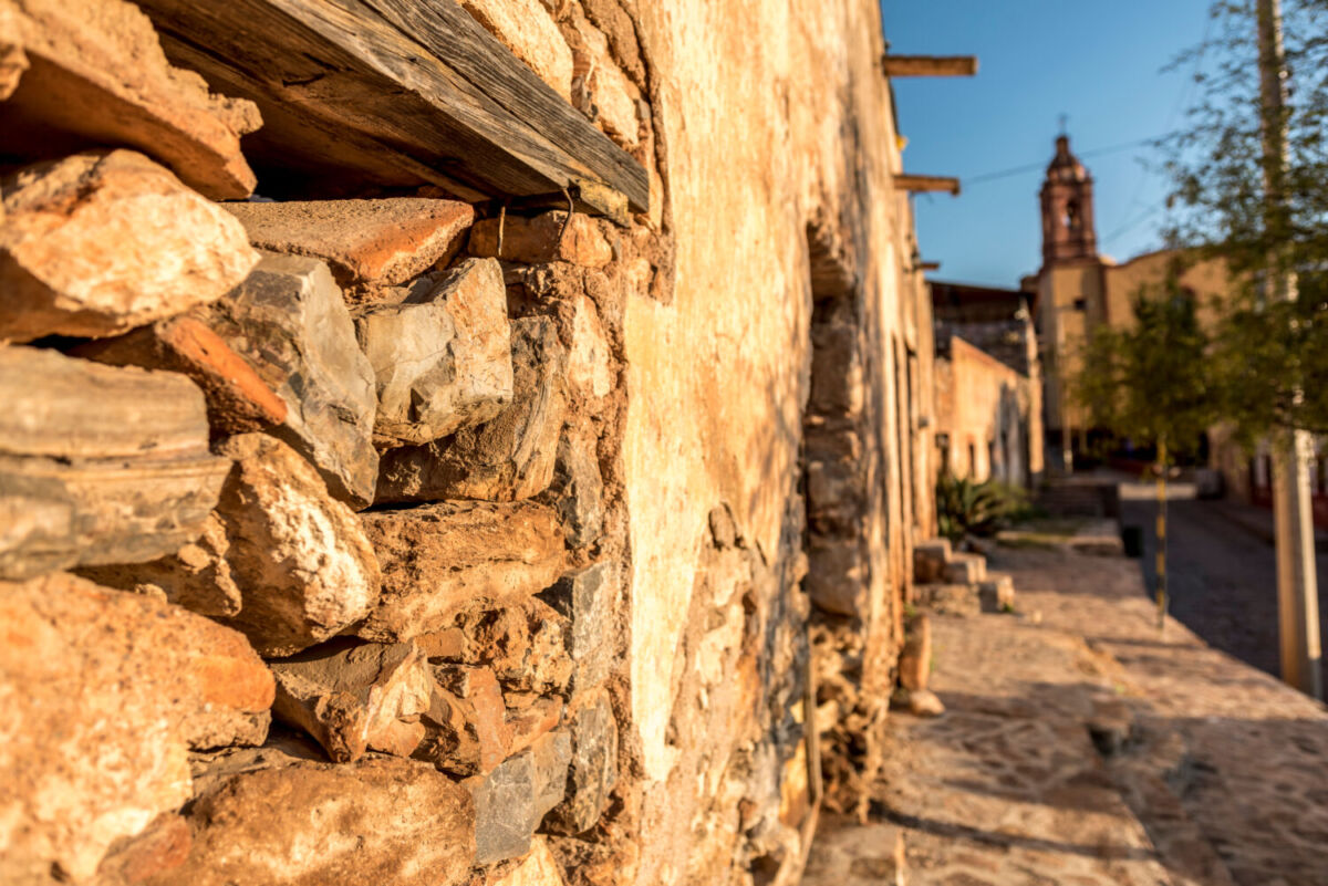 edificios de piedra cerro san pedro