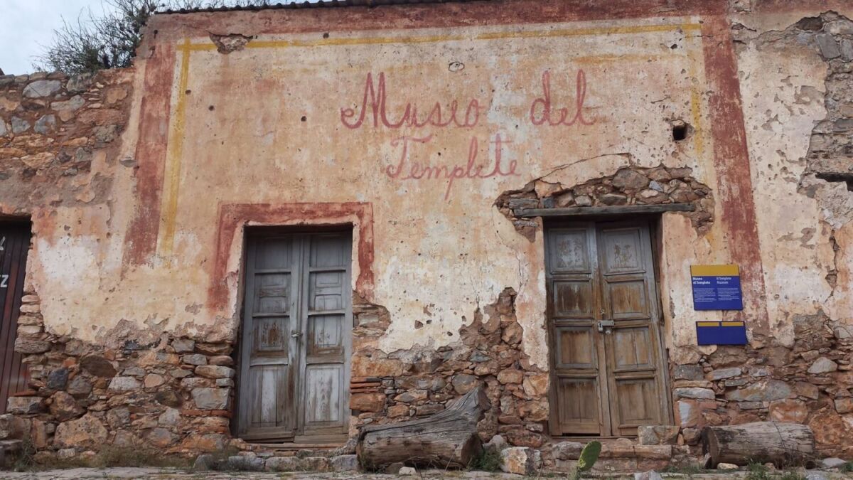 fachada del museo del templete en cerro san pedro
