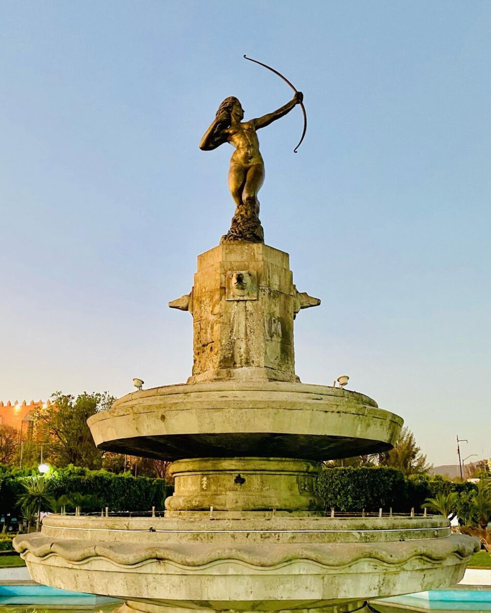 escultura original diana cazadora