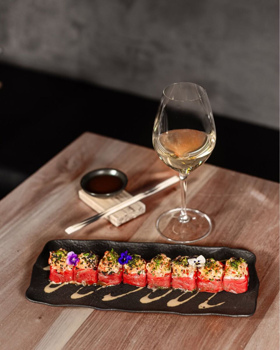Rollo de atún con vino blanco 