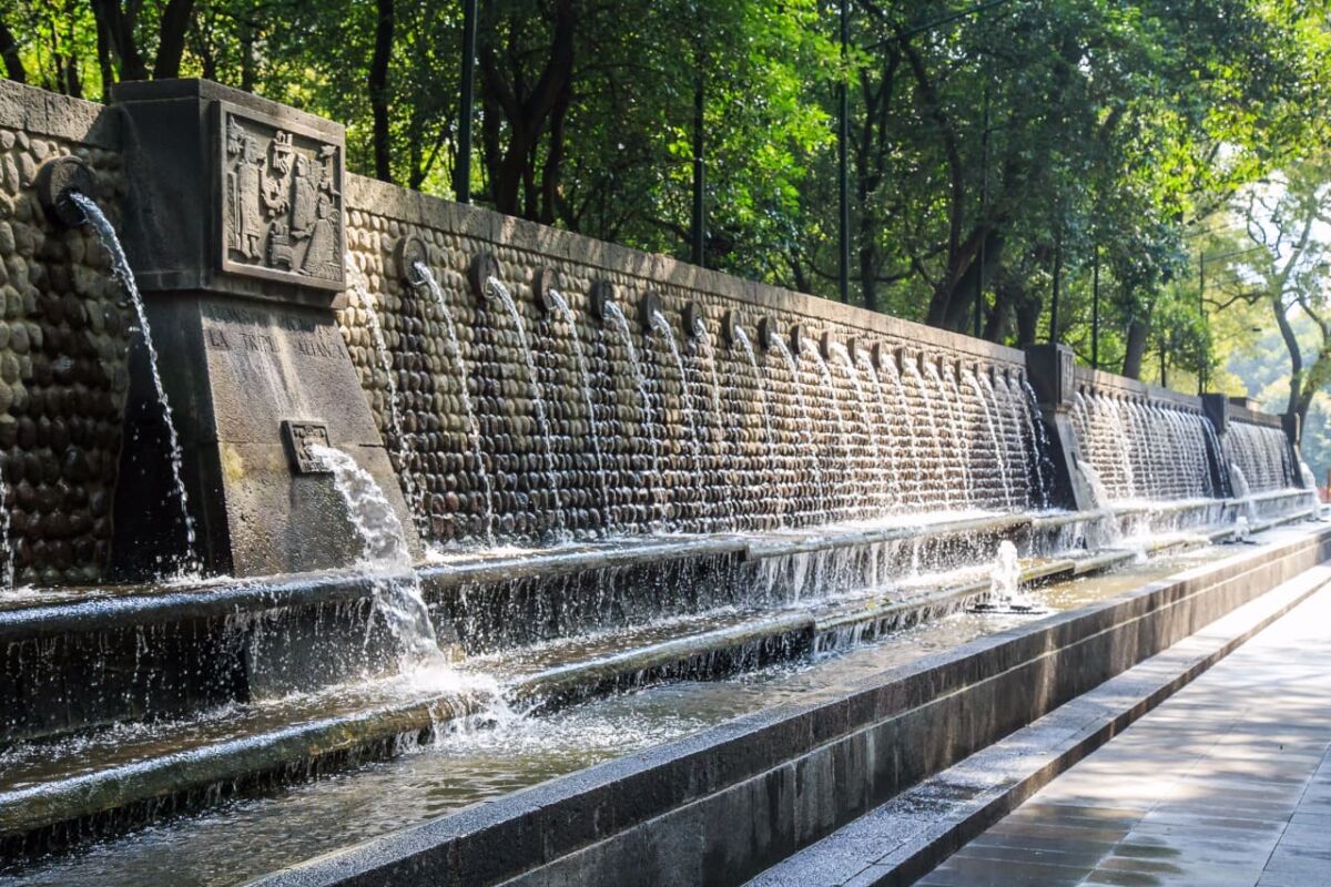 fuente monumental de nezahuacóyotl en chapultepec