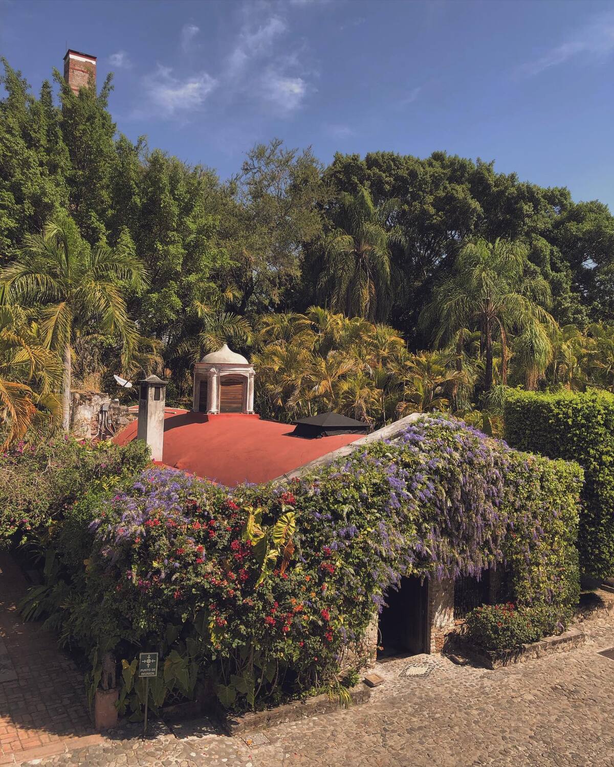 El hotel de piedra más bonito de Morelos que fue un monasterio mandado a construir por Hernán Cortés El hotel de piedra más bonito de Morelos que fue un monasterio mandado a construir por Hernán Cortés