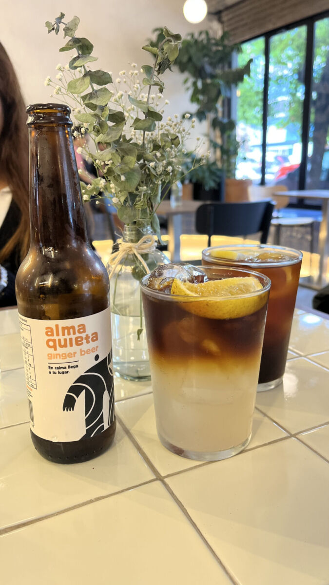 café con cerveza de jengibre