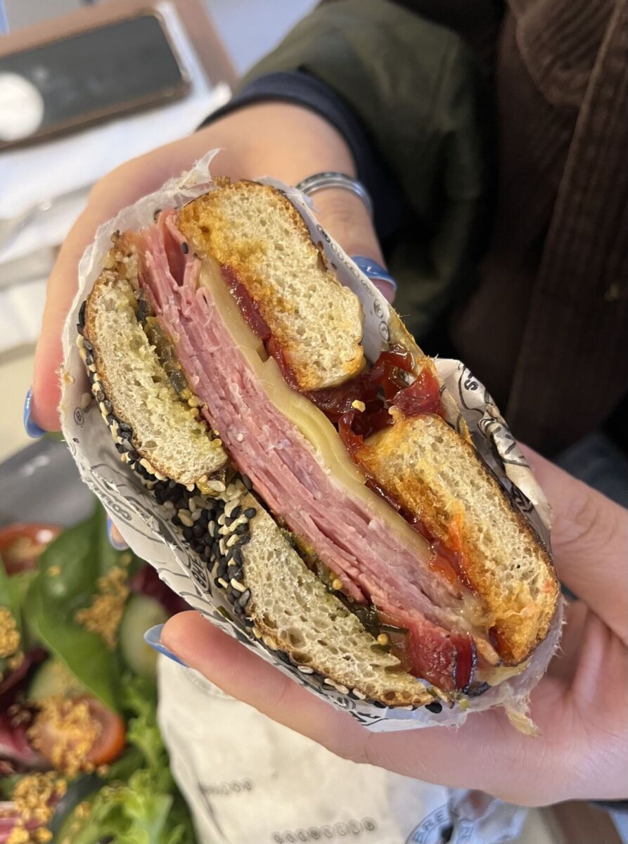 La esquinita neoyorquina en la Del Valle: Quería café y un bagel para llevar y me quedé toda la tarde