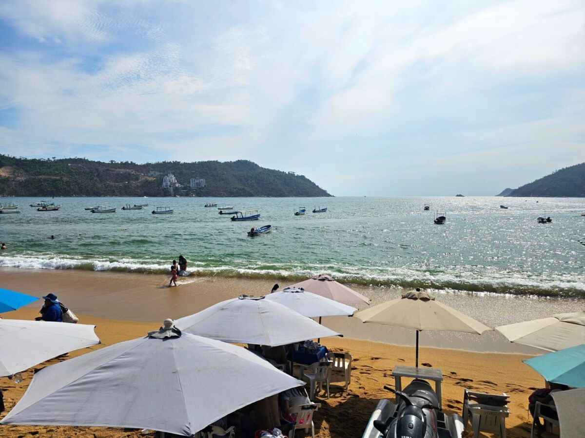 Playa de Puerto Marqués en Acapulco 
