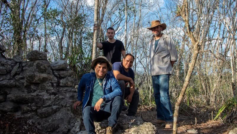 Arqueólogos en el lugar de descubrimiento