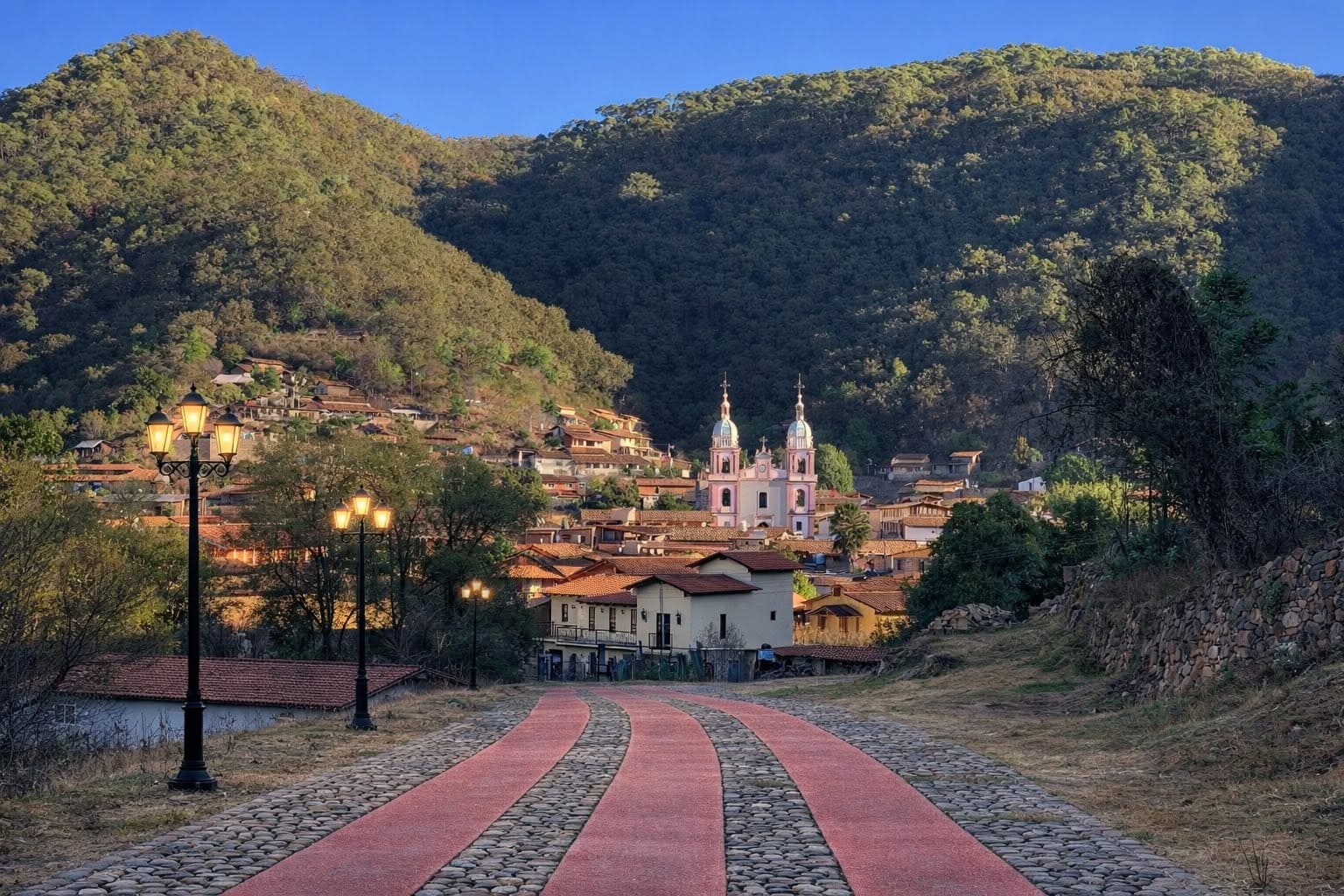 El mini pueblito mágico envuelto en neblina entre montañas: tiene menos de 200 habitantes El mini pueblito mágico envuelto en neblina entre montañas: tiene menos de 200 habitantes