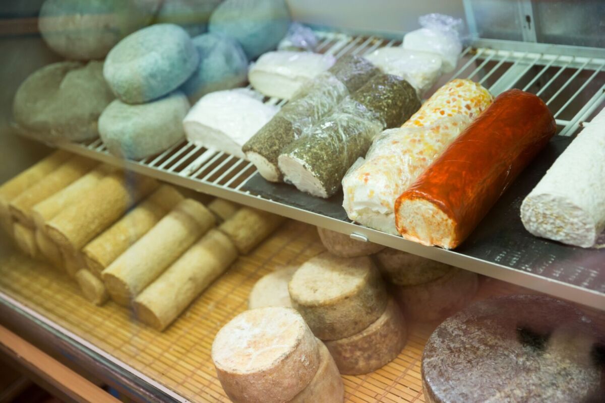 La ciudad donde nació Miguel Hidalgo es el mejor lugar para comprar queso de cabra, cajeta, yogurt y licores 