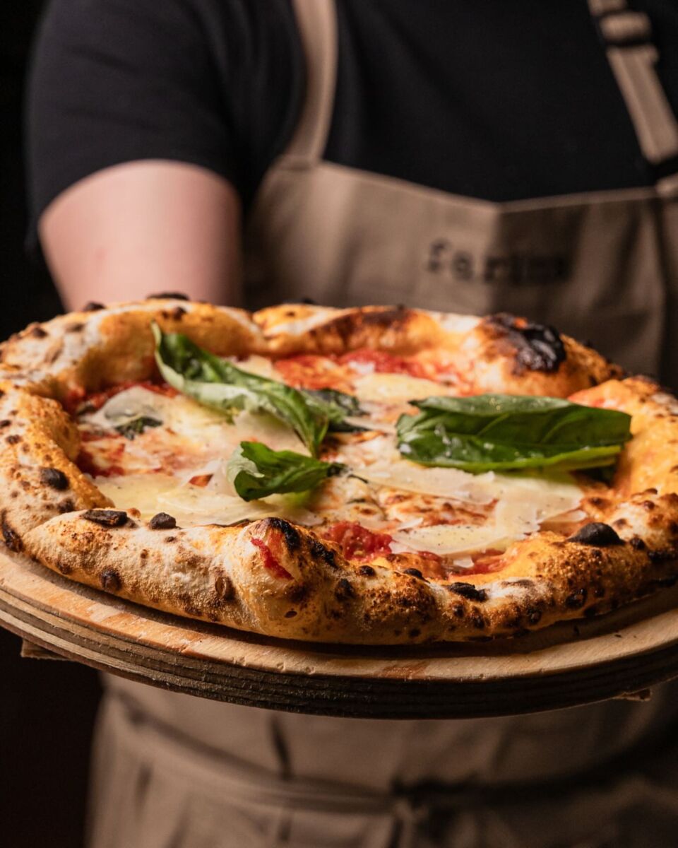 pizza margherita napolitana