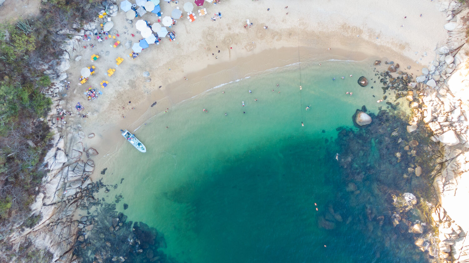 La playa chiquitita de México con aguas color esmeralda: mide solo 50 metros pero es preciosa La playa chiquitita de México con aguas color esmeralda: mide solo 50 metros pero es preciosa