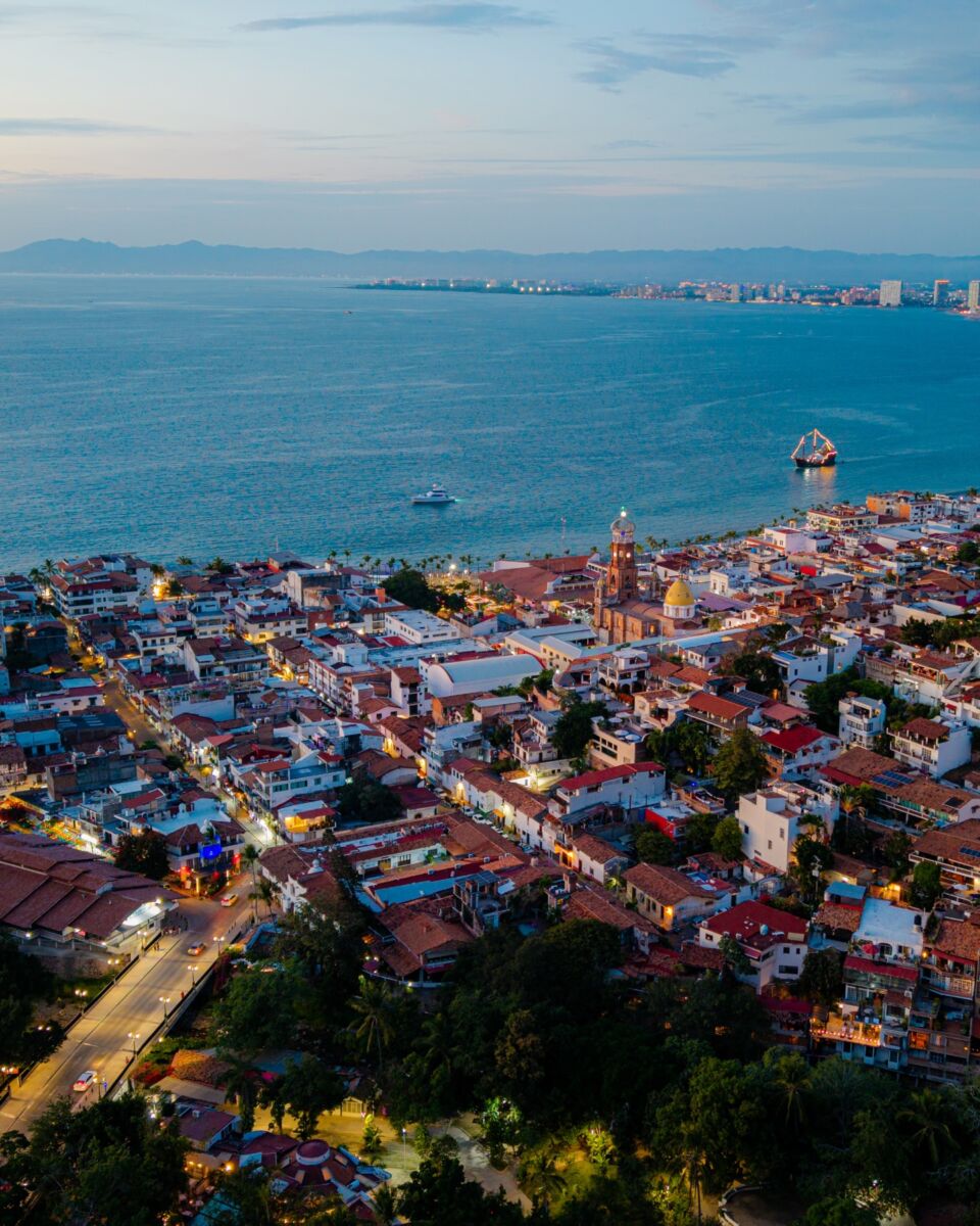 centro de Puerto Vallarta al atardecer