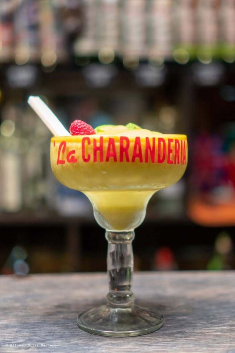 Cóctel con charanda, destilado de caña de azúcar