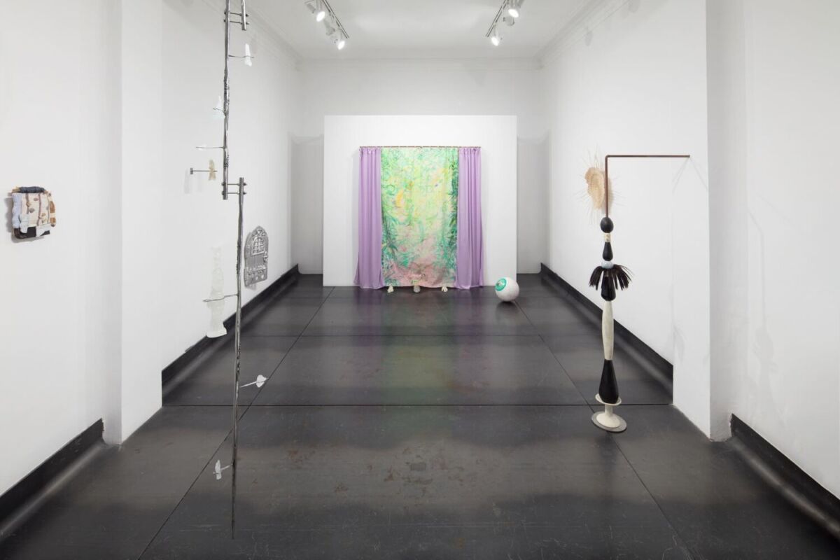 exposición de arte en galería en la roma sur