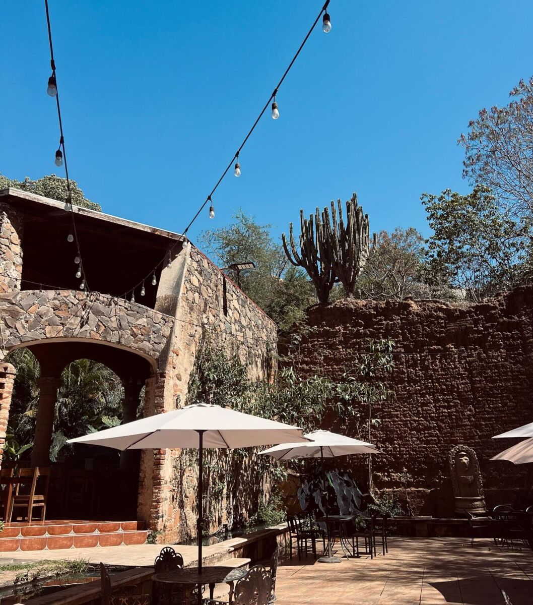 restaurante dentro de una hacienda tequilera 
