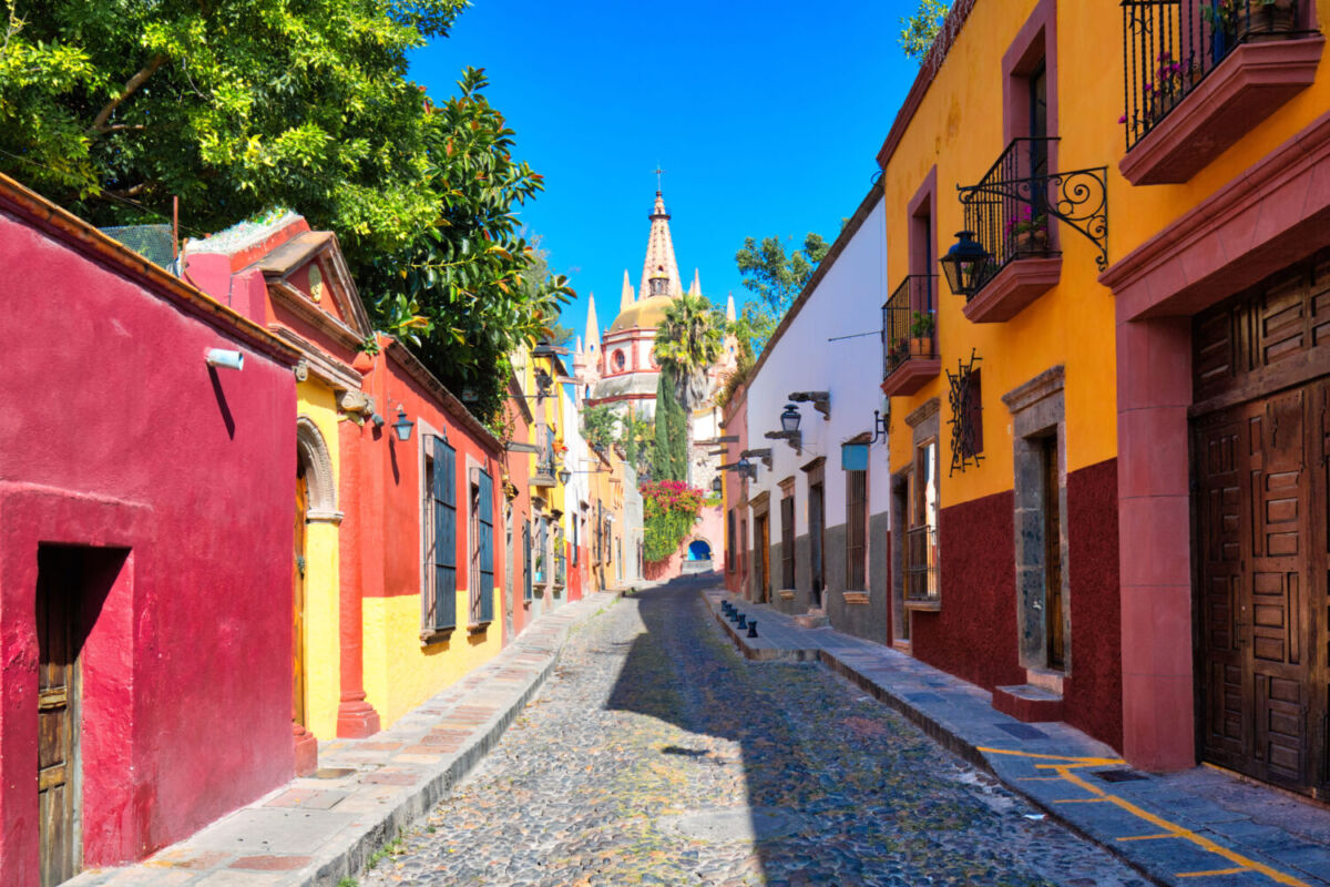 calles empedradas san miguel de allende