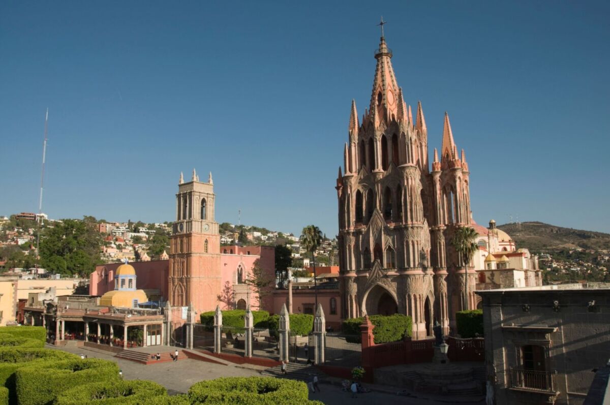 paonrámica de la parroquia de san miguel de allende
