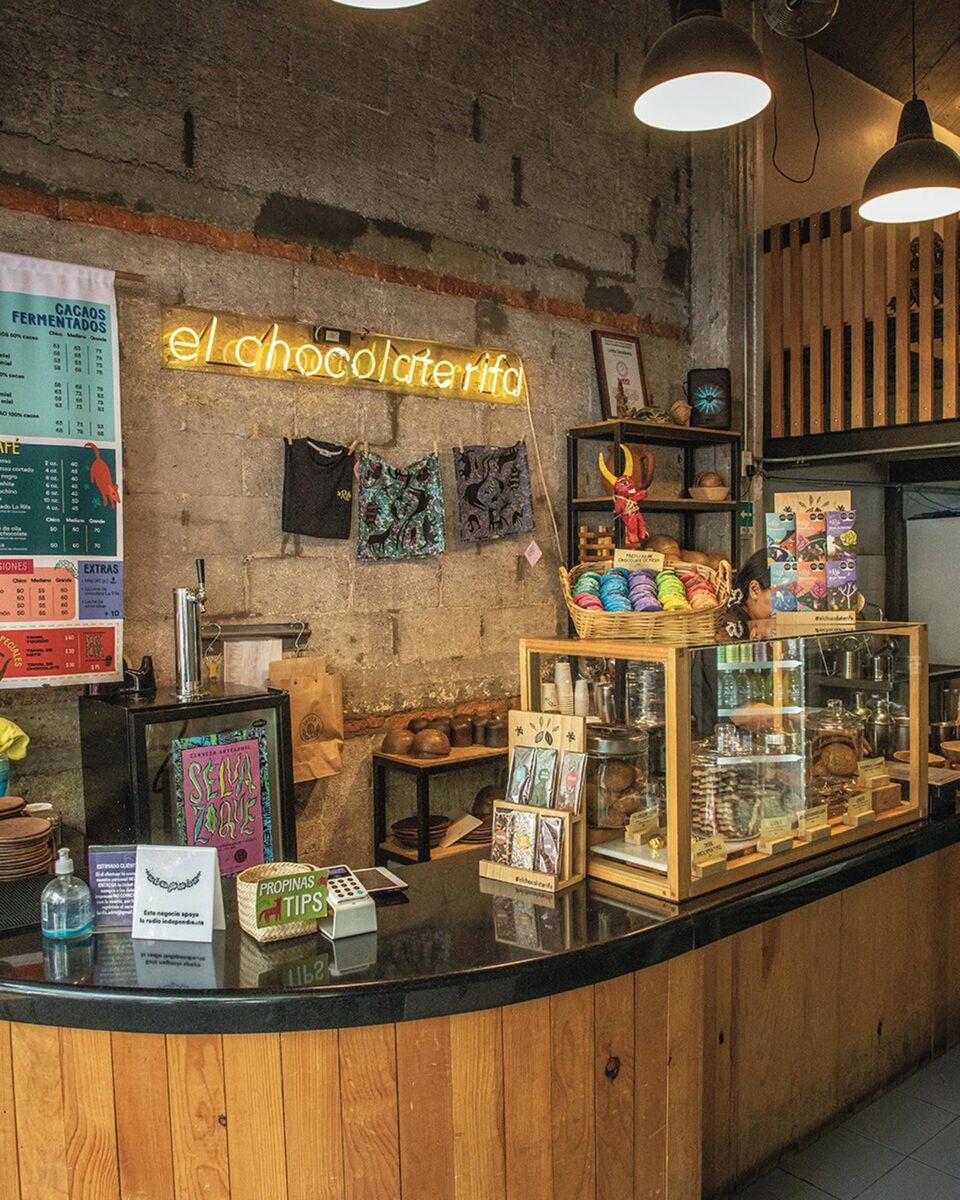 chocolatería con diferentes productos para comprar