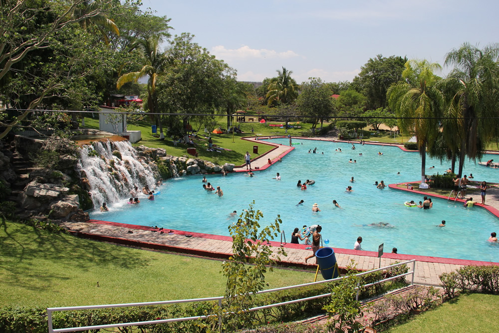 Balneario natural Issstehuixtla