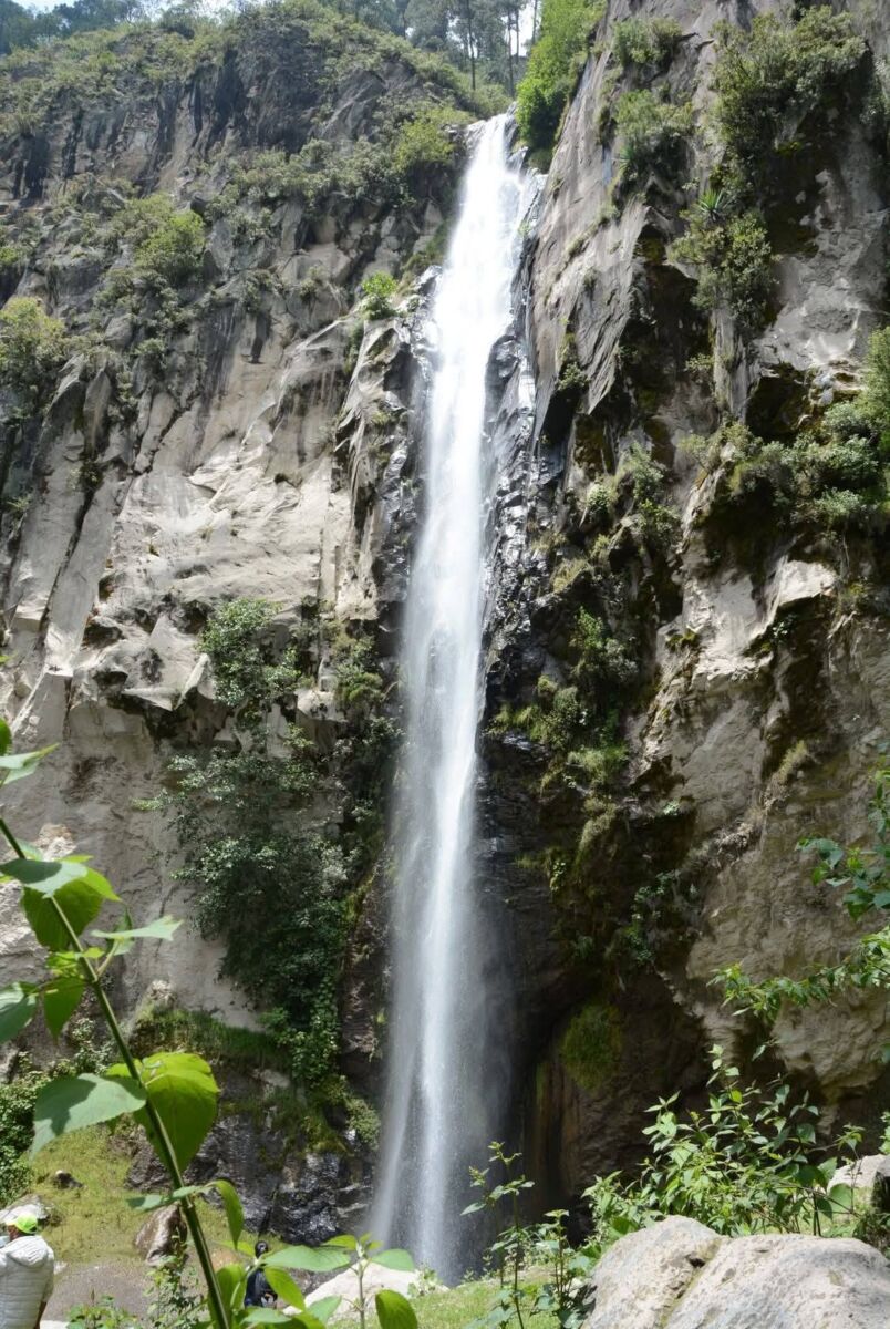 Cascada de San Pedro Tlanixco tenango del Valle