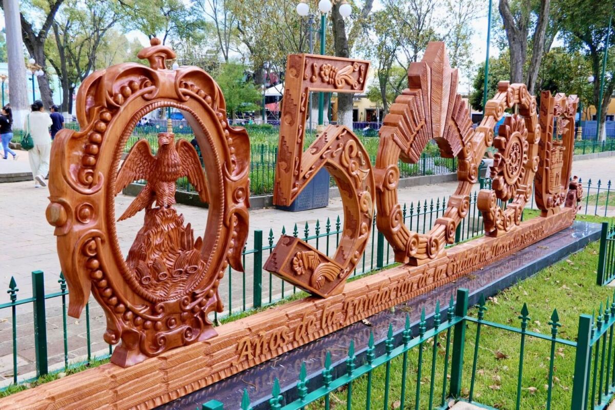 Letras de madera tallada en Tlaxcala