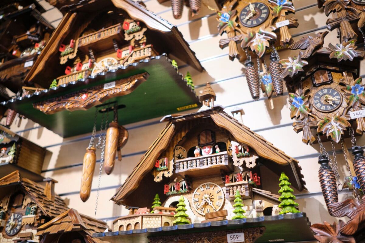 Relojes de Cuco tradicionales de Suiza de madera tallada