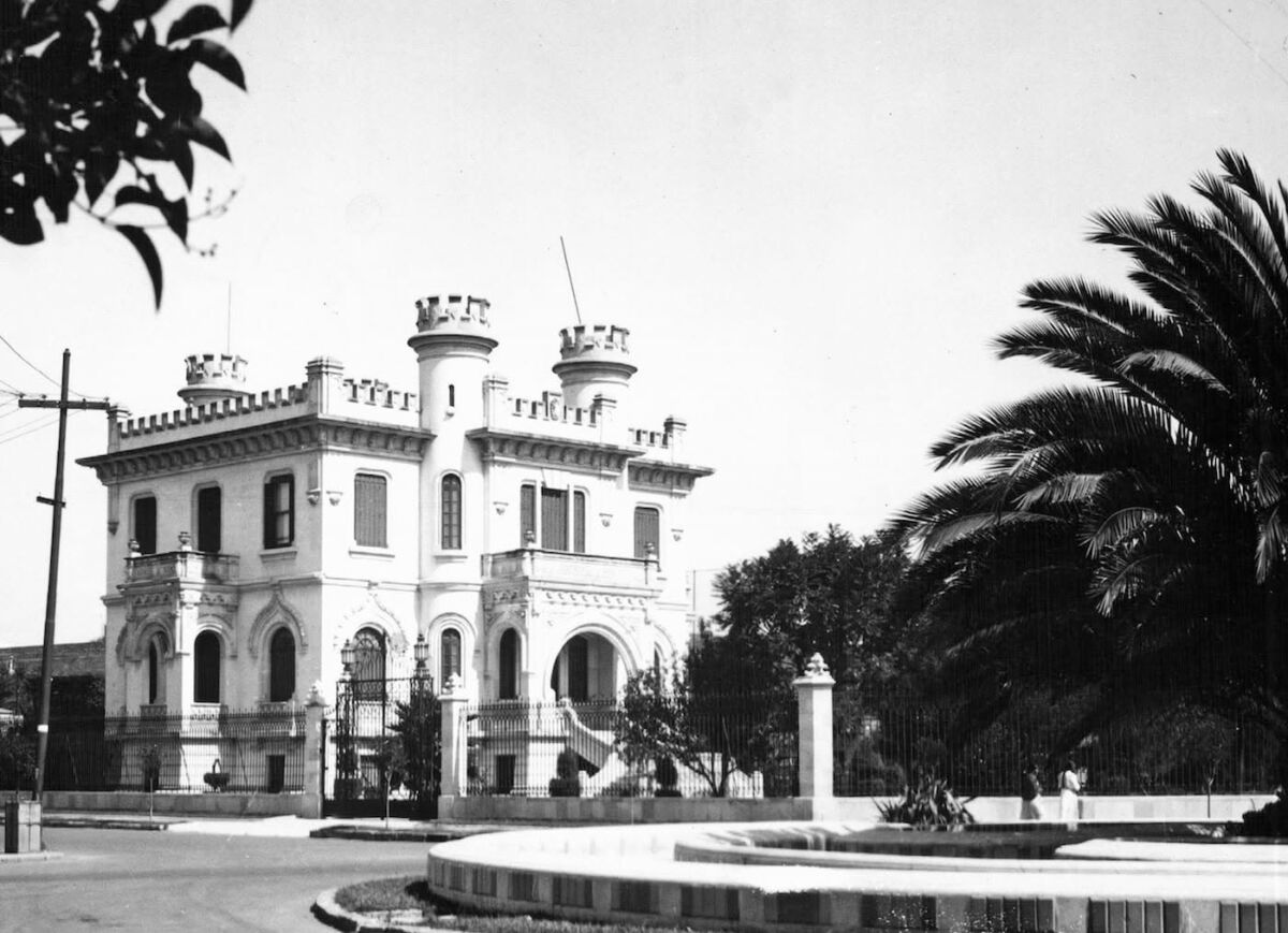 Casa Torreblanca en foto en blanco y negro