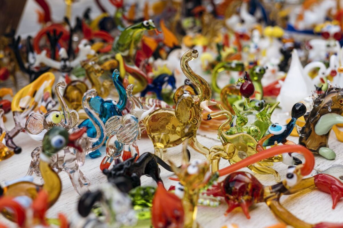 Objetos decorativos hechos de vidrio 