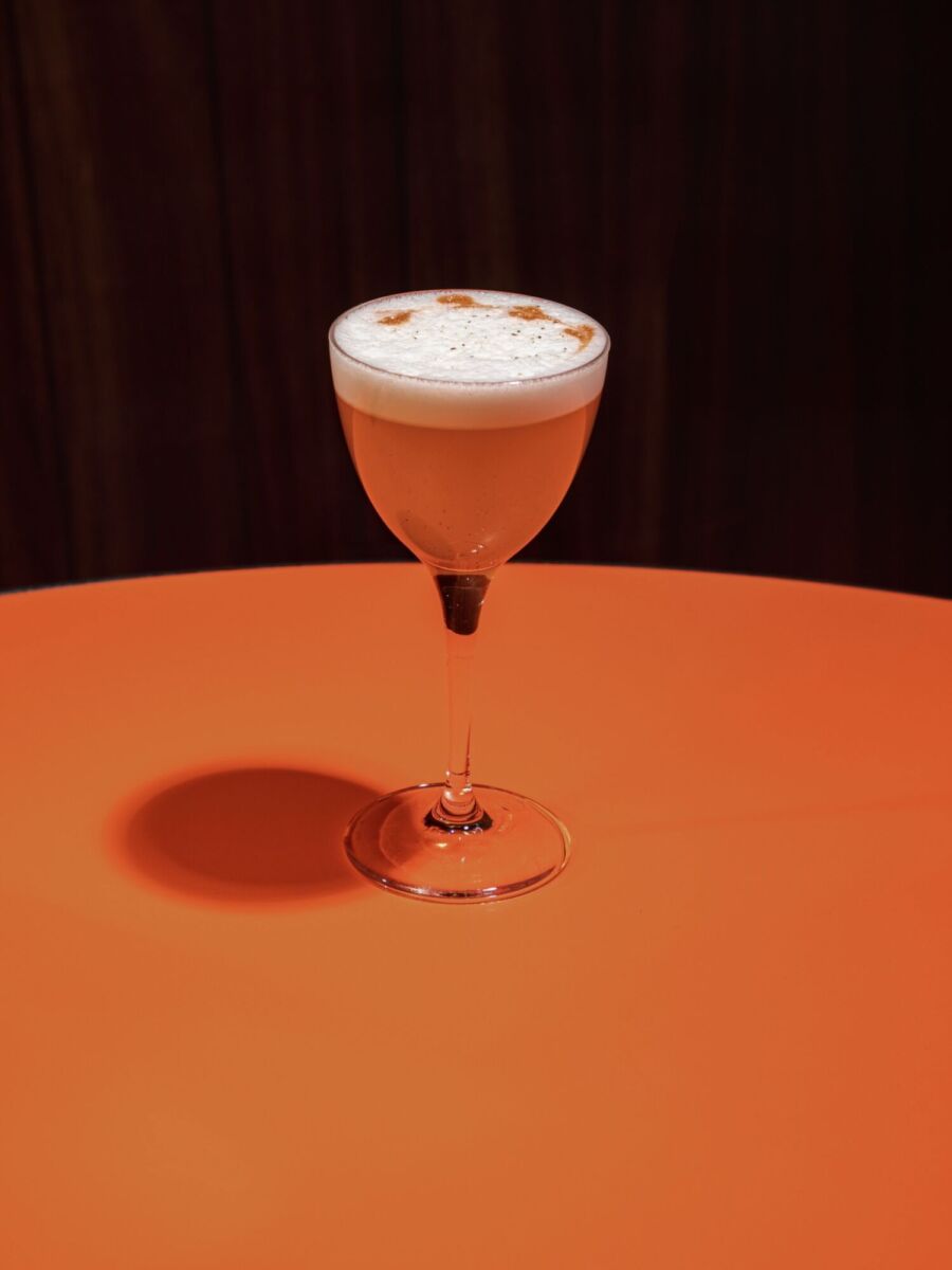 coctel rosa con bitter 