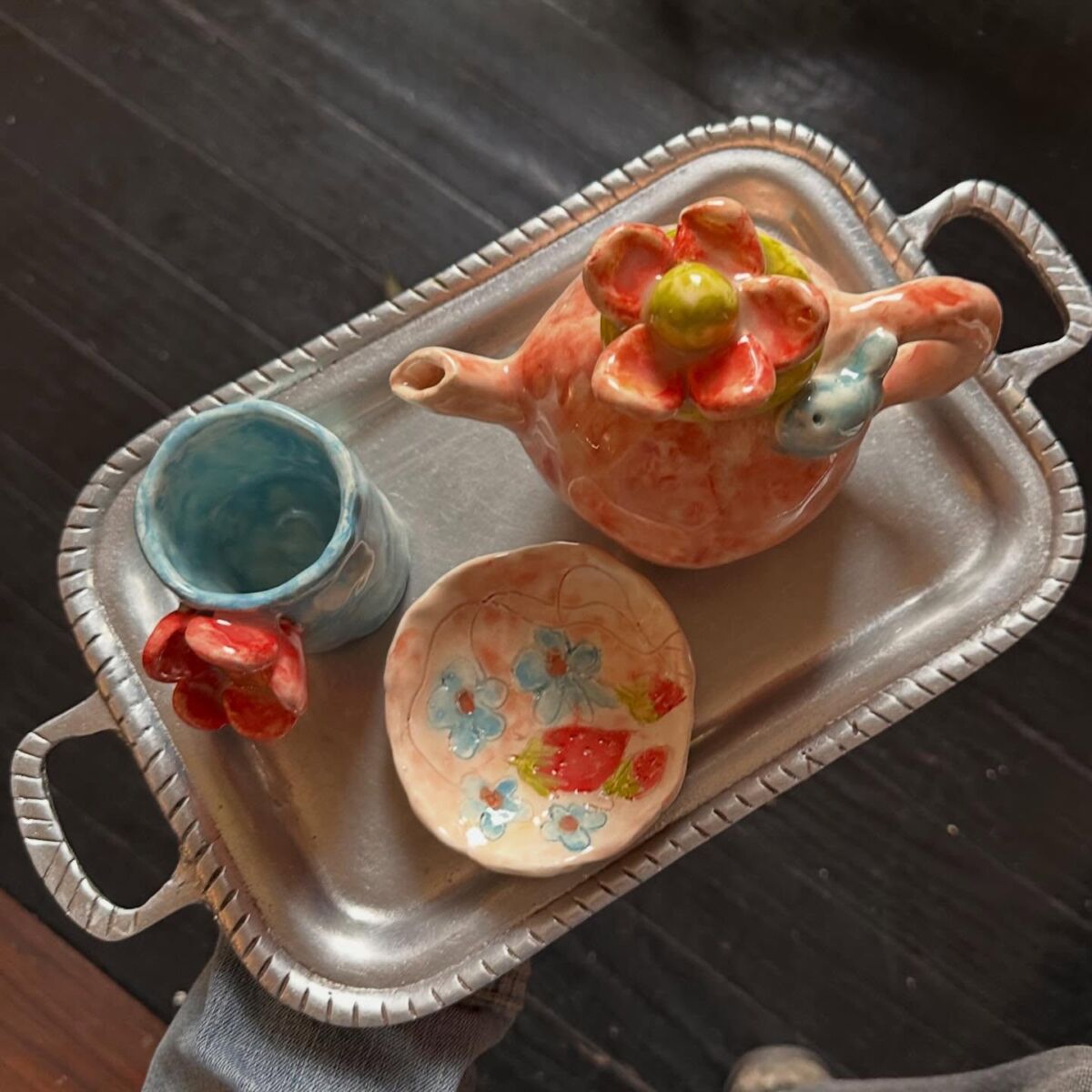 juego de té de cerámica colorida