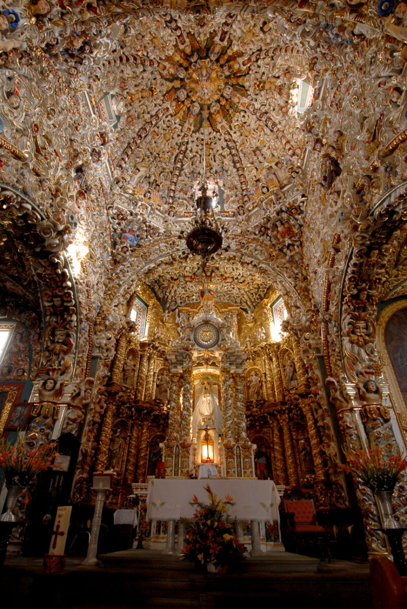 Las capillas cubiertas de oro en México: «aquí no cobran la entrada como en Europa y son igual de hermosas»