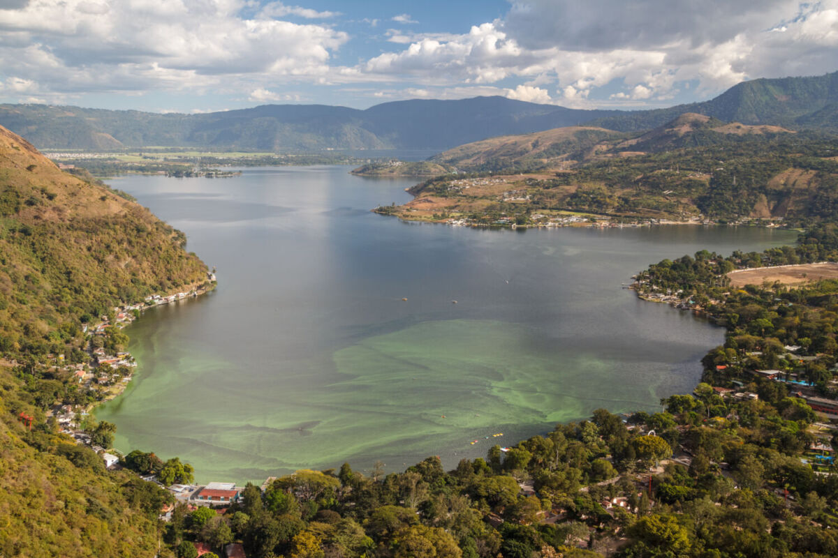 lago de amatitlán guatemala