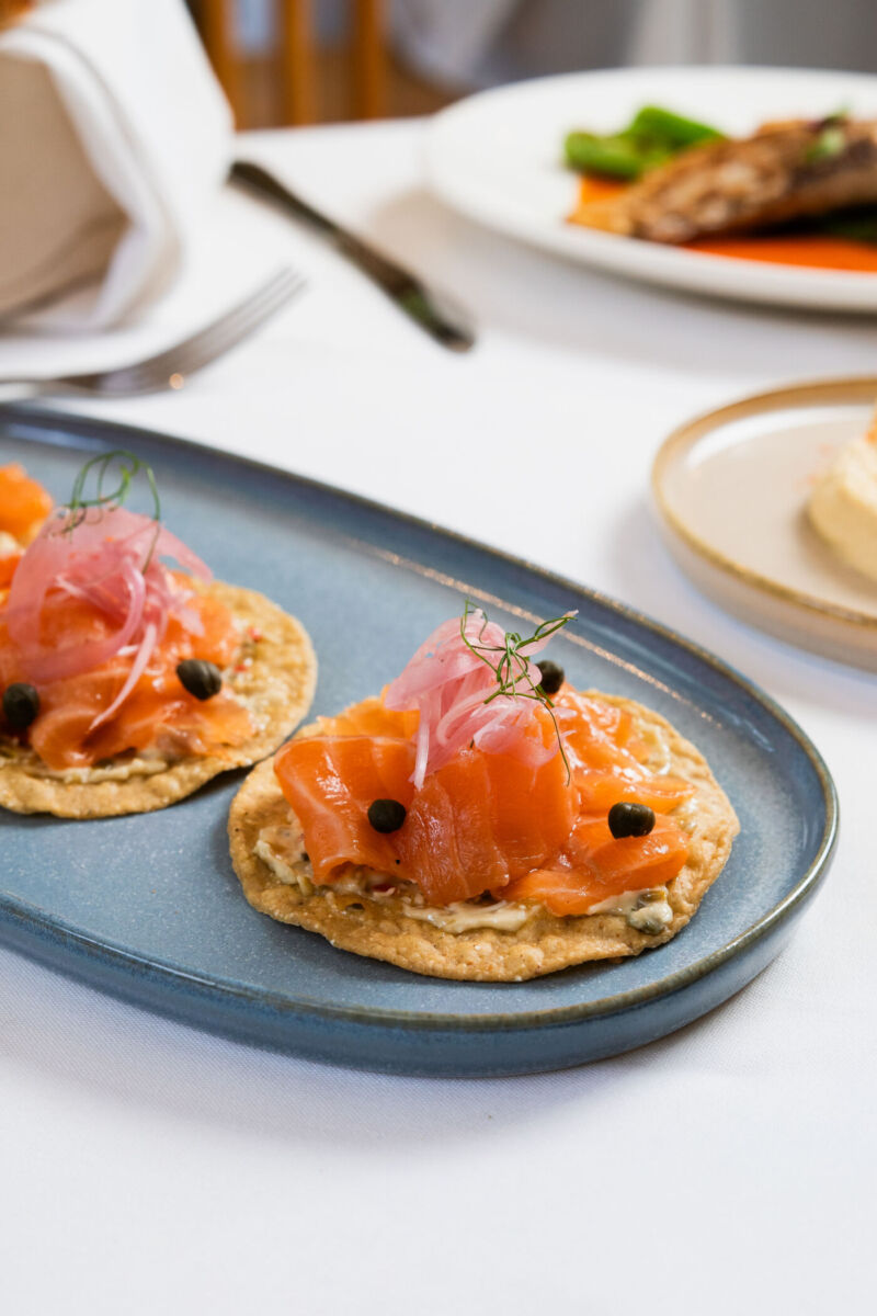 tostadas de salmón
