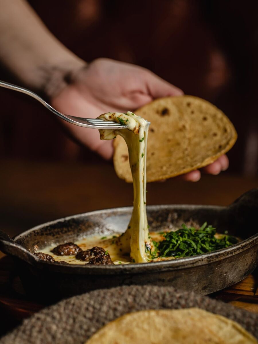 Fundido de Quesos del restaurante Dante Brasa y Fuego en la CDMX