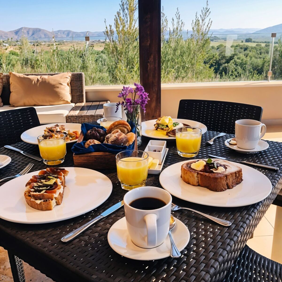 desayuno frente a un viñedo 