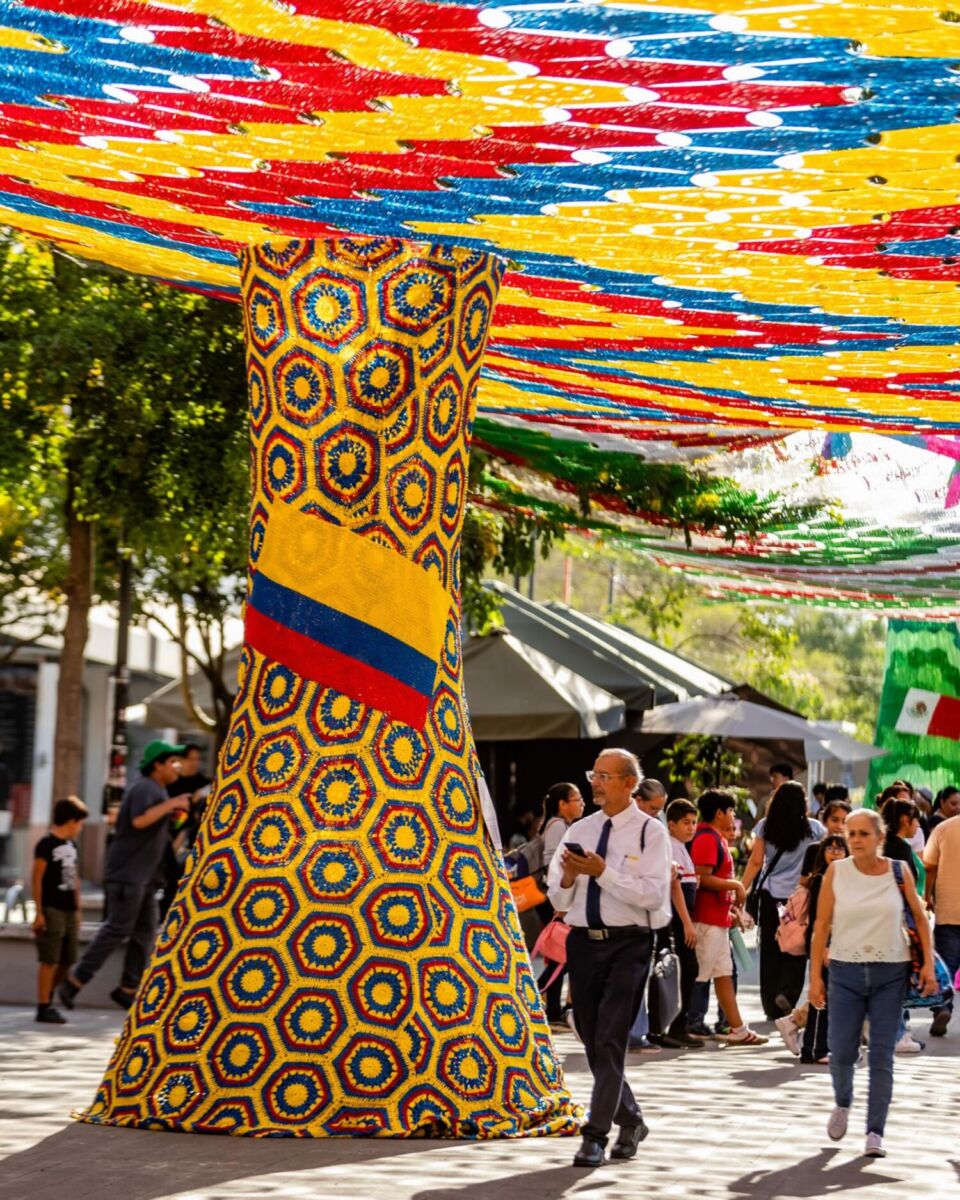 tejidos de bandera de Colombia en Etzatlán