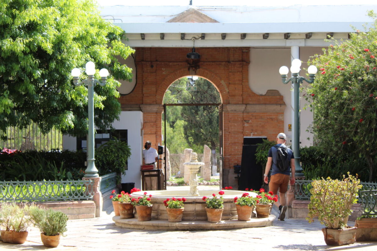 Fuente central en la Fábrica La Aurora