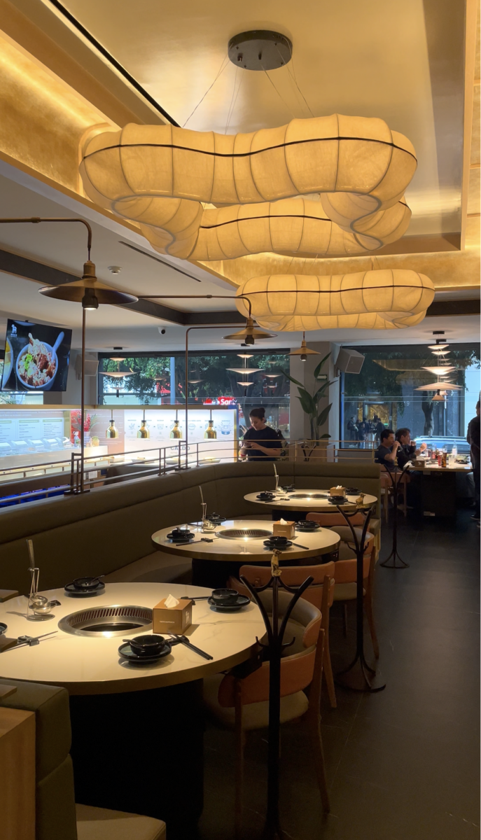 Interior del restaurante Happy Lamb Hot Pot en CDMX