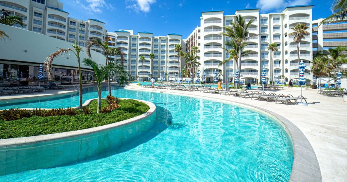 Piscina del hotel Hilton Cancun Mar Caribe All-Inclusive Resort